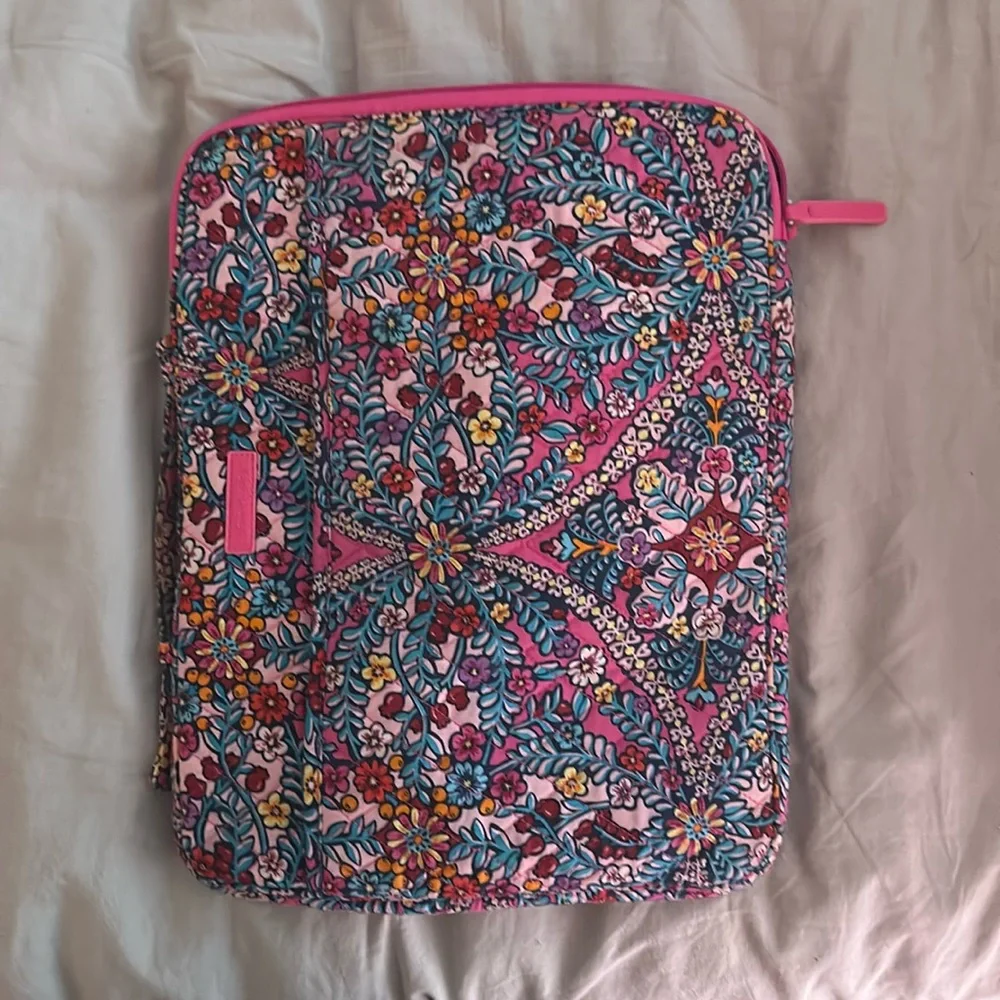 Vera bradley zippered laptop organizer